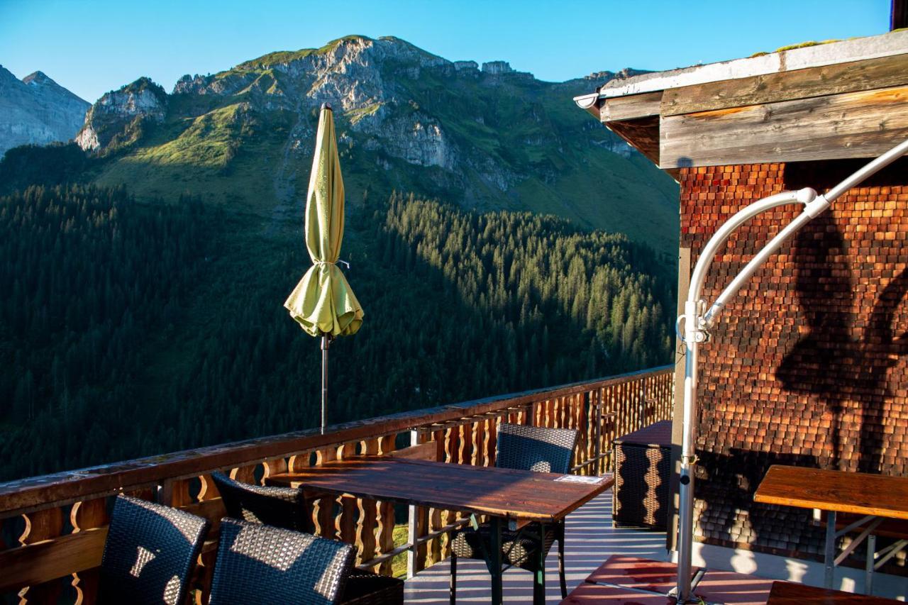 Berggasthaus Gitschenen Hotell Isenthal Exteriör bild