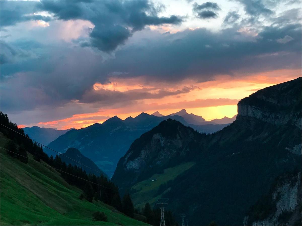 Berggasthaus Gitschenen Hotell Isenthal Exteriör bild