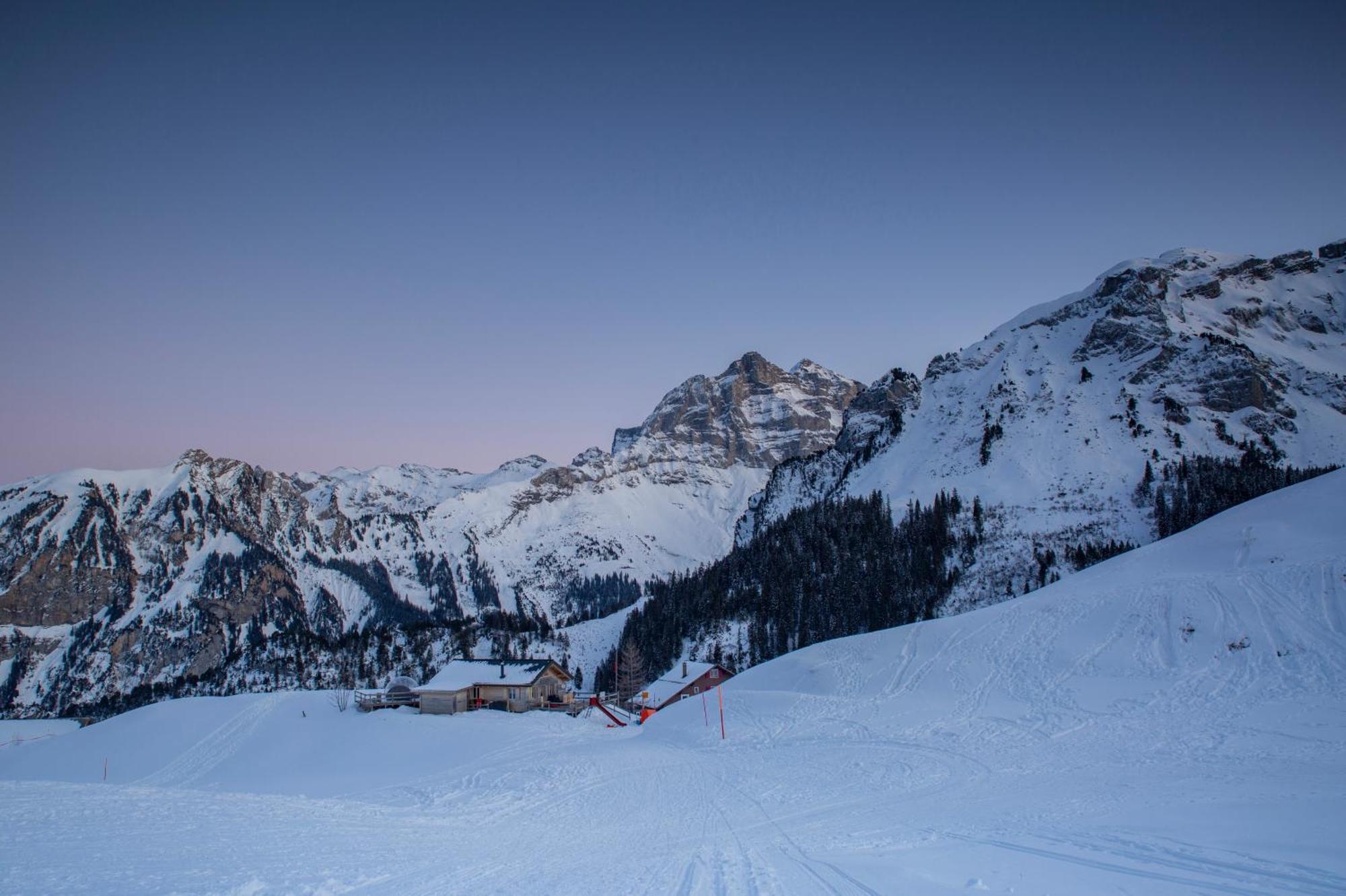 Berggasthaus Gitschenen Hotell Isenthal Exteriör bild