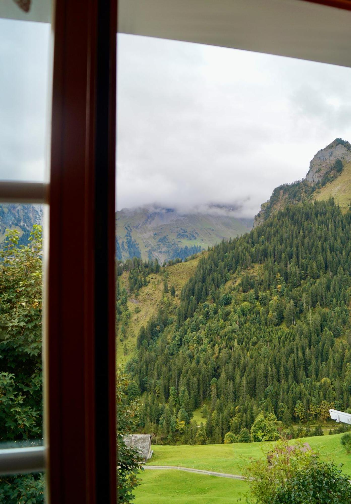 Berggasthaus Gitschenen Hotell Isenthal Exteriör bild